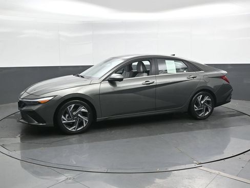 Used 2024 Hyundai Elantra Limited FWD image 8