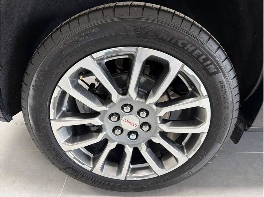 Used 2023 GMC Acadia Denali FWD image 19
