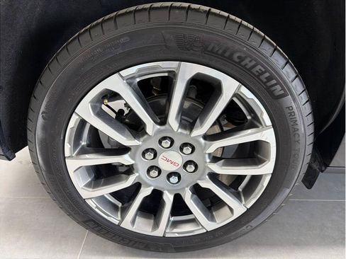 Used 2023 GMC Acadia Denali FWD image 19