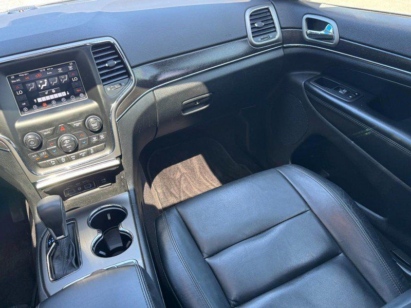 Used 2018 Jeep Grand Cherokee Limited AWD/4WD image 15