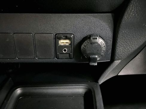 Used 2015 Toyota RAV4 LE image 36