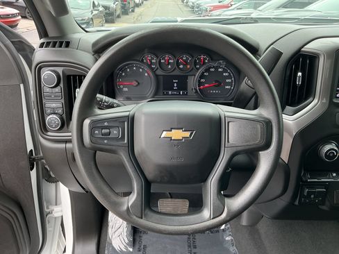 Used 2022 Chevrolet Silverado 2500 Custom w/ Custom Value Package AWD/4WD image 17