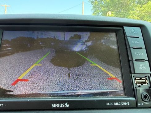 Used 2013 Chrysler Town & Country Touring FWD image 12