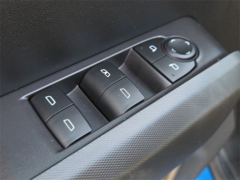 Used 2023 Chevrolet Colorado Trail Boss w/ Technology Package image 19