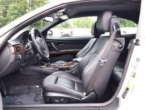 Used 2011 BMW 335i Convertible RWD image 21