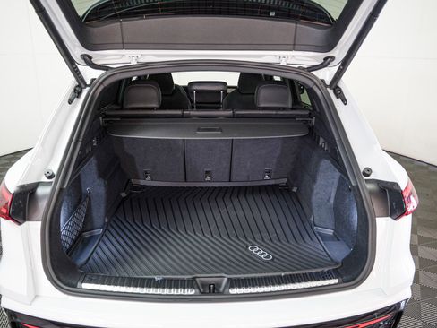 New 2025 Audi SQ5 Premium Plus image 8