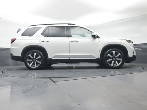 Used 2025 Honda Pilot Touring image 33