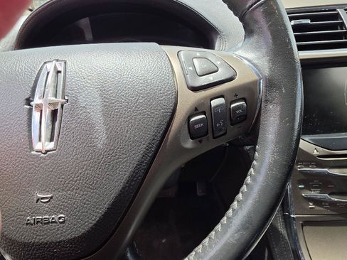 Used 2013 Lincoln MKX AWD image 16