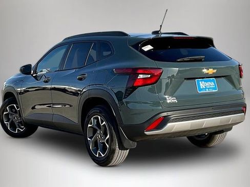 Used 2026 Chevrolet Trax LT w/ Driver Confidence Package FWD image 4
