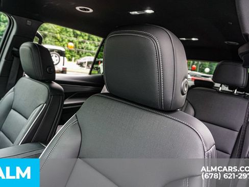 Used 2025 Buick Enclave Preferred FWD image 17