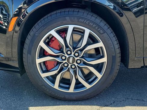 Used 2025 Cadillac XT6 Sport w/ Technology Package image 34