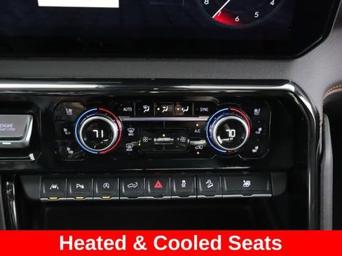 Used 2022 GMC Sierra 1500 AT4 w/ AT4 Premium Package AWD/4WD image 4