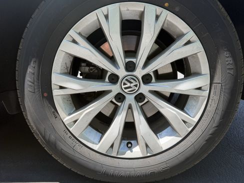 Used 2018 Volkswagen Tiguan S AWD/4WD image 17