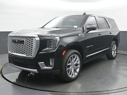 Used 2022 GMC Yukon Denali w/ Denali Ultimate Package AWD/4WD image 1
