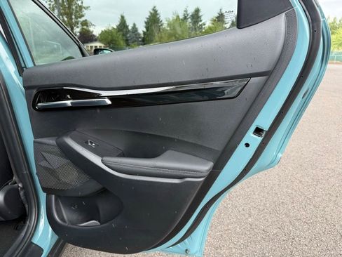 Used 2025 Kia Seltos EX FWD image 22