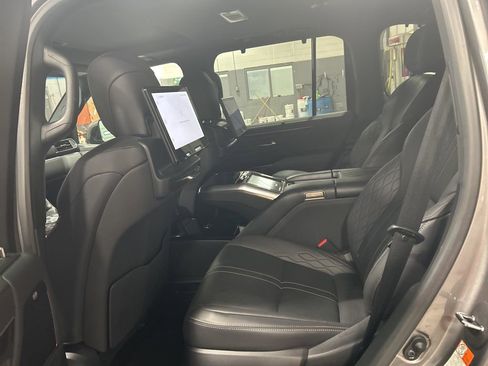 Used 2023 Lexus LX 600 4WD w/ Ultra Luxury Package image 23