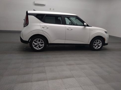 Used 2025 Kia Soul LX w/ LX Technology Package FWD image 10
