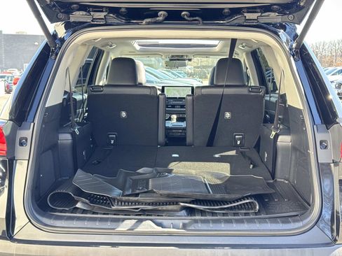 Used 2025 Toyota Grand Highlander AWD image 17