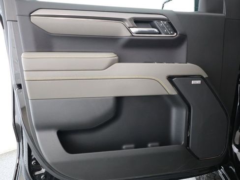 Used 2025 Chevrolet Silverado 1500 ZR2 w/ Technology Package image 8