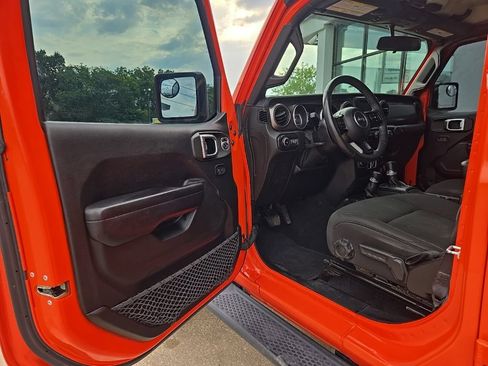 Used 2018 Jeep Wrangler Unlimited Sport S AWD/4WD image 28