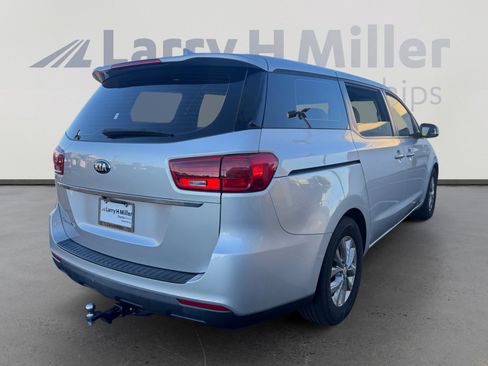 Used 2019 Kia Sedona L image 5