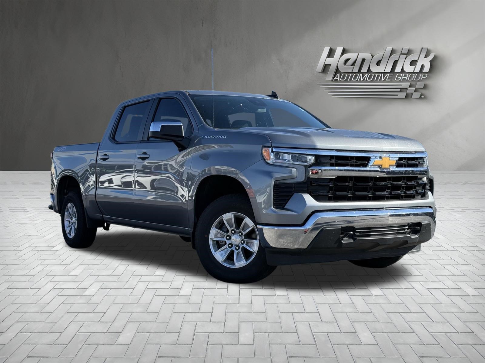 Used 2023 Chevrolet Silverado 1500 LT AWD/4WD image 2