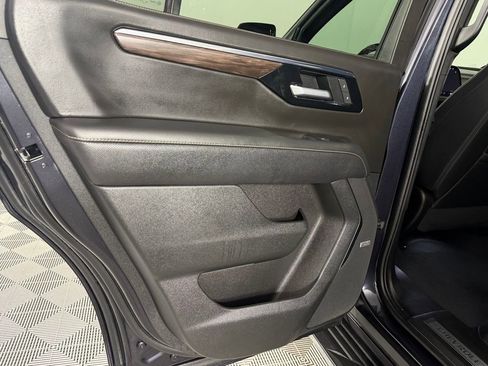 Used 2025 Chevrolet Tahoe Premier image 28