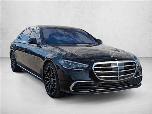 Used 2023 Mercedes-Benz S 580 4MATIC Sedan image 3