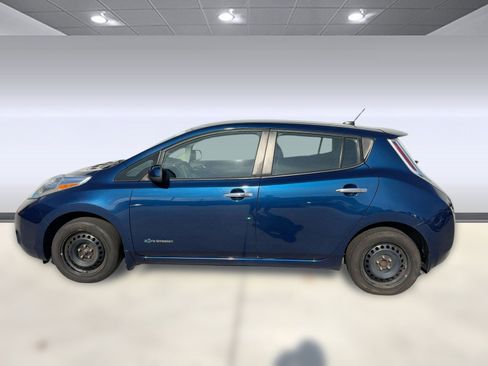 Used 2017 Nissan Leaf S w/ Charge Package image 2