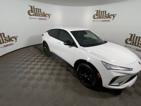 Used 2024 Buick Envista Sport Touring w/ Convenience I Package image 2