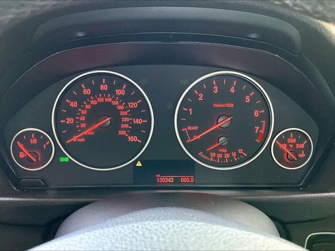 Used 2015 BMW 320i Sedan RWD image 25