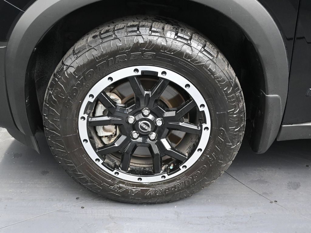 Used 2025 Nissan Pathfinder Rock Creek AWD/4WD image 9