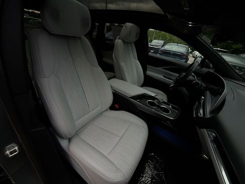 Used 2024 Cadillac Lyriq Luxury w/ LPO, Floor Liner Package AWD/4WD image 25