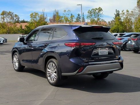 Used 2022 Toyota Highlander Platinum image 7