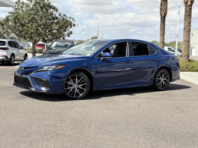 Used 2024 Toyota Camry SE FWD image 2