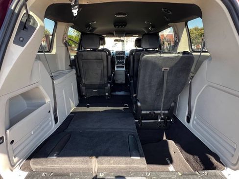 Used 2017 Dodge Grand Caravan SXT FWD image 33