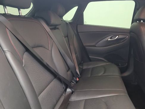 Used 2018 Hyundai Elantra GT Sport FWD image 19