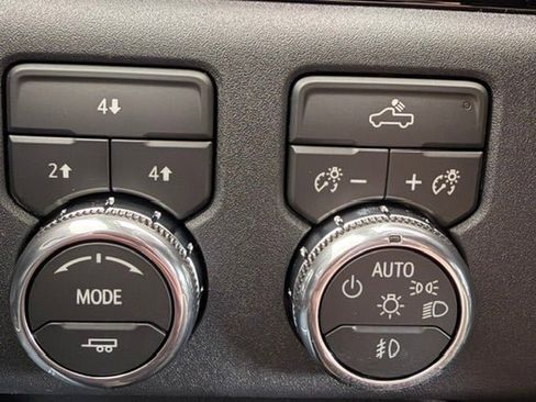 New 2026 GMC Sierra 2500 SLE w/ SLE Value Package; AWD/4WD image 12