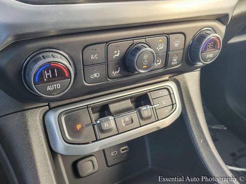 Certified 2022 GMC Acadia SLE w/ Driver Convenience Package image 16