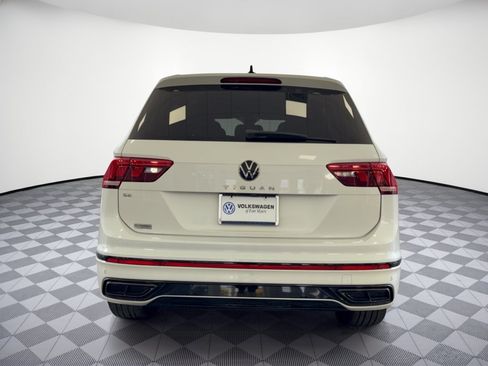 Used 2022 Volkswagen Tiguan SE R-Line FWD image 11