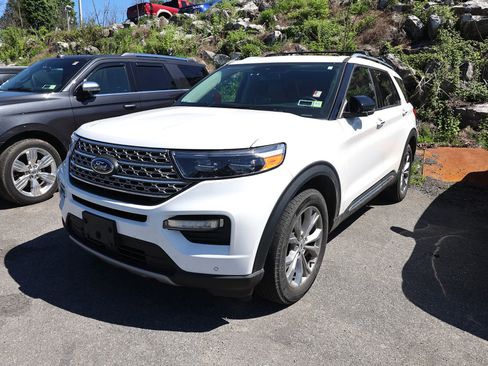 Used 2023 Ford Explorer Limited w/ Limited Technology Package AWD/4WD image 3