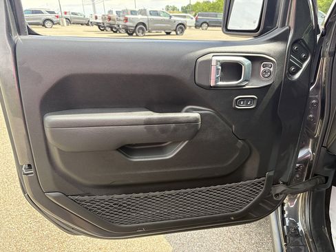 Used 2023 Jeep Gladiator Sport AWD/4WD image 28
