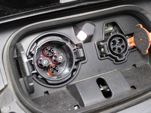 Used 2024 Nissan Leaf S image 27