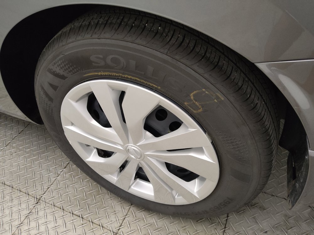 Used 2025 Nissan Versa S w/ Trunk Package FWD image 31
