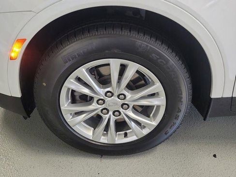 Certified 2023 Cadillac XT5 Luxury FWD image 9