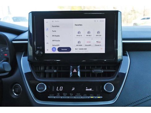 Used 2025 Toyota Corolla SE image 22