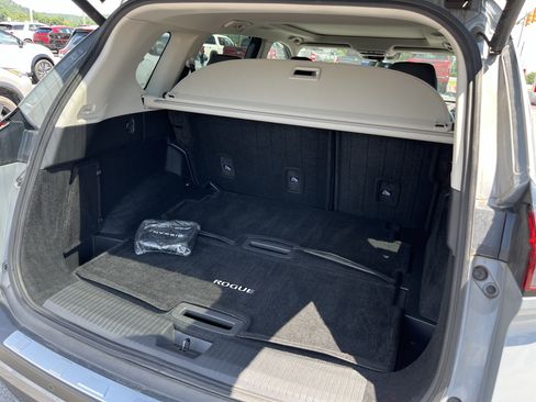 Used 2022 Nissan Rogue SL w/ SL Premium Package AWD/4WD image 7