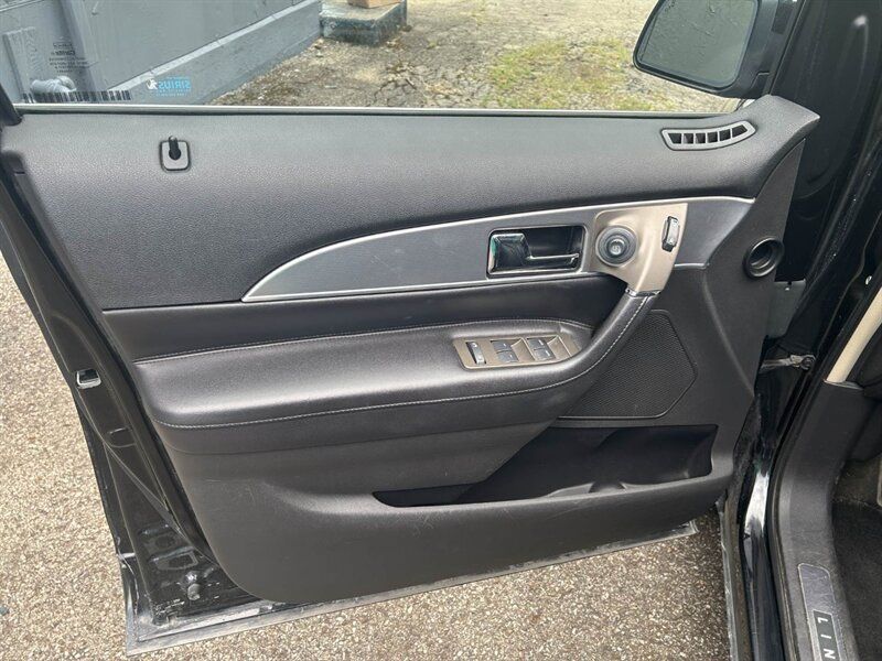 Used 2013 Lincoln MKX AWD image 30