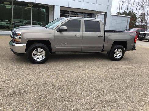 Used 2017 Chevrolet Silverado 1500 LT w/ Trailering Package image 2