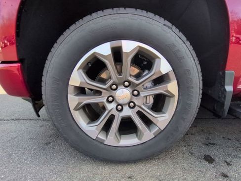 Used 2024 Chevrolet Silverado 1500 High Country w/ Technology Package image 34